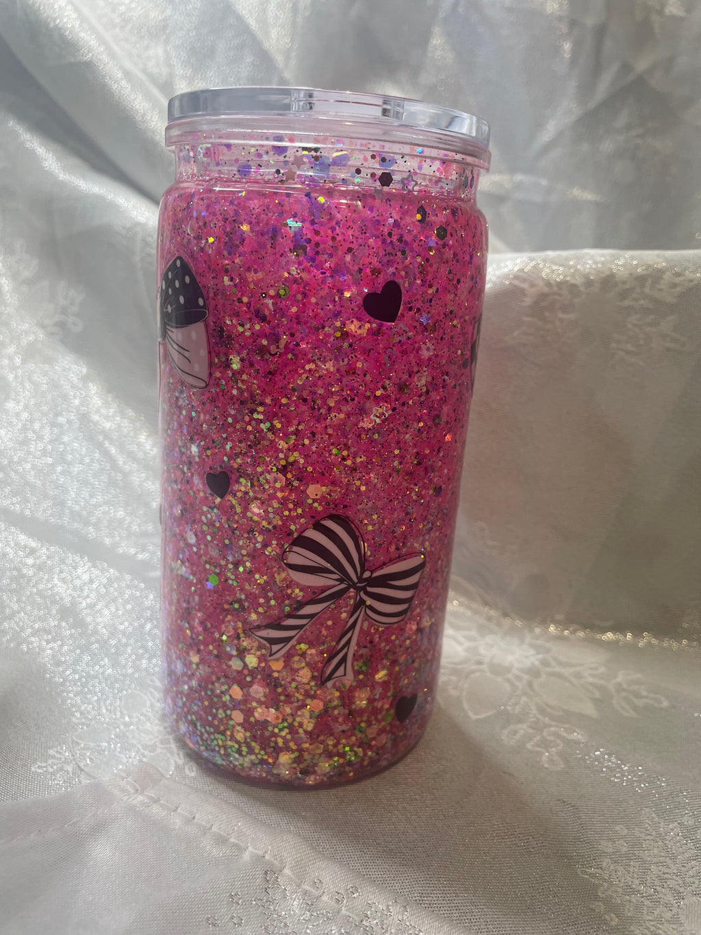 ✨ 16oz Snow Globe Tumbler – Pink Glitter with Black and Pink Bows and Hearts! ✨