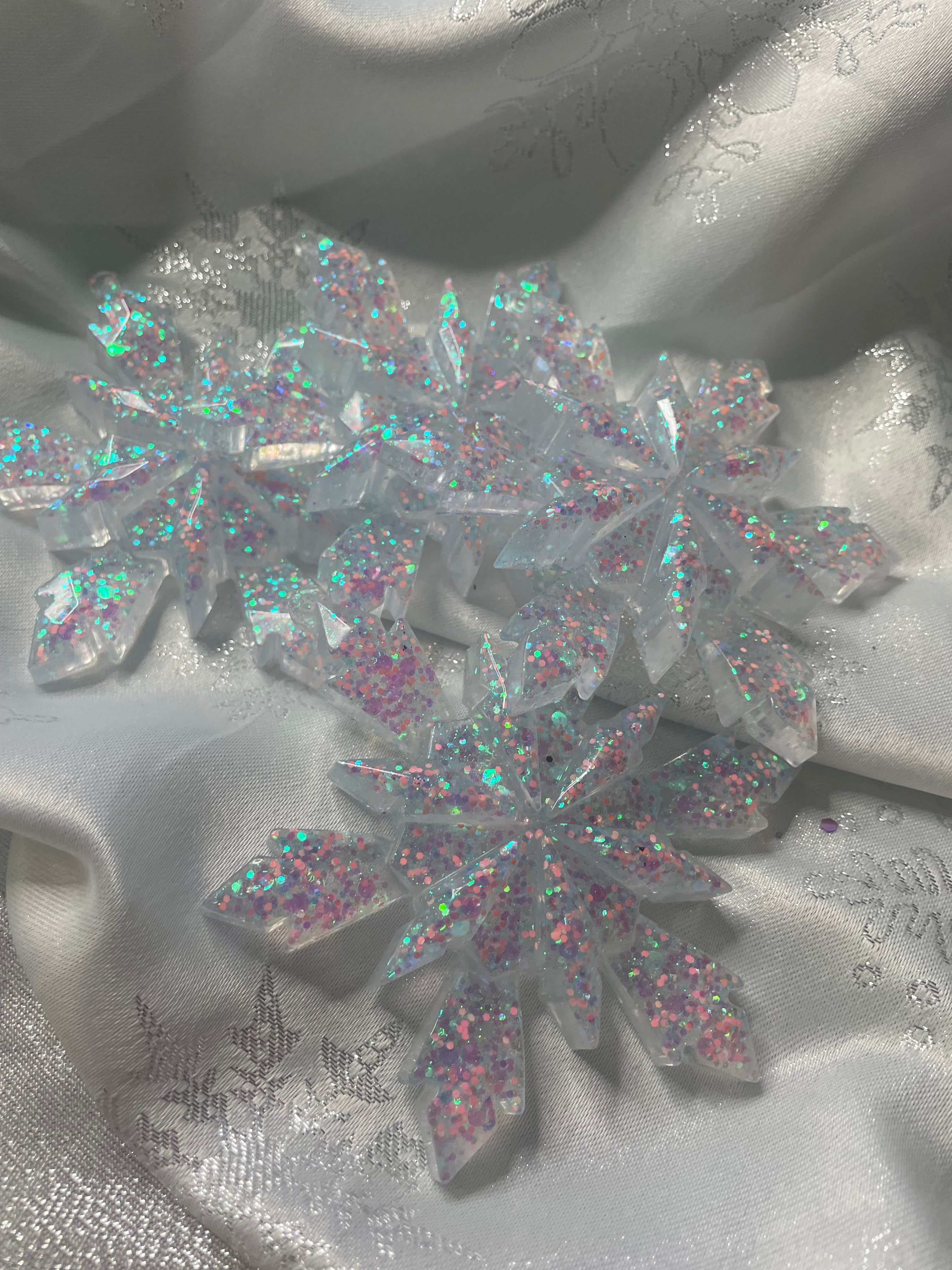 “Festive Resin Star Decorations | Custom-Made Christmas Sparkle ✨”
